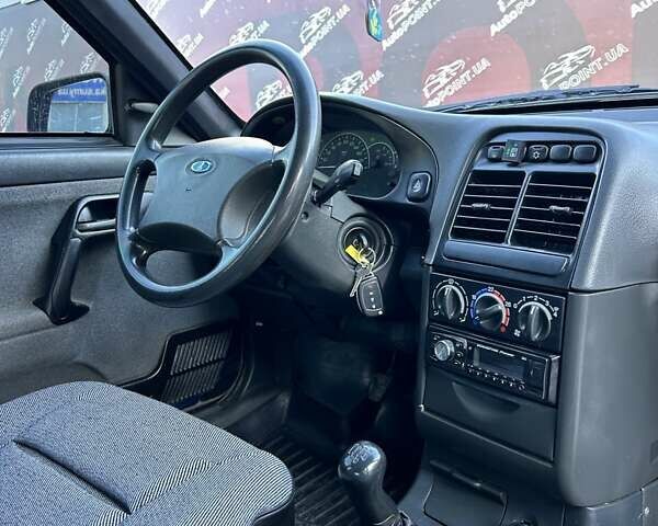 Черный ВАЗ 2110, объемом двигателя 1.6 л и пробегом 212 тыс. км за 2100 $, фото 19 на Automoto.ua