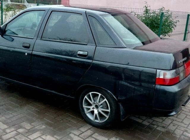 Черный ВАЗ 2110, объемом двигателя 1.6 л и пробегом 180 тыс. км за 1800 $, фото 3 на Automoto.ua