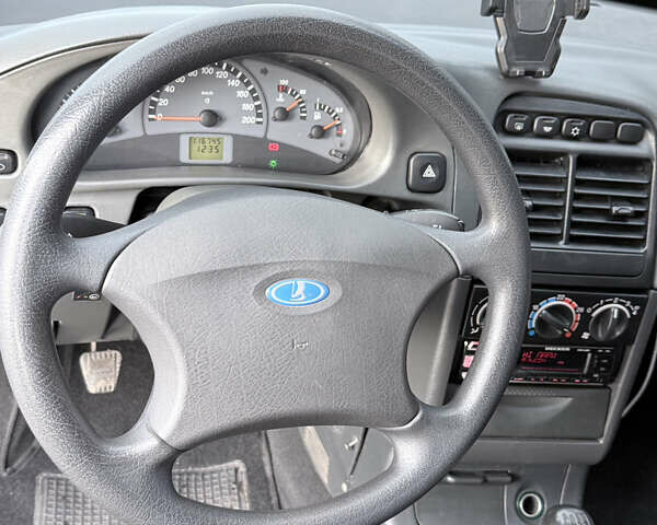 Черный ВАЗ 2110, объемом двигателя 1.6 л и пробегом 116 тыс. км за 3400 $, фото 6 на Automoto.ua