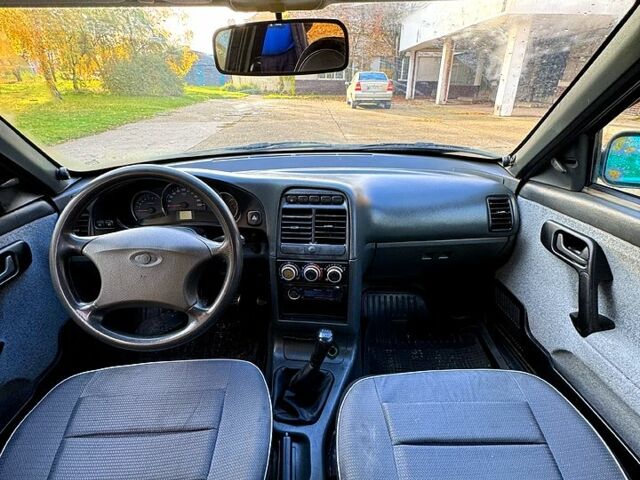 Черный ВАЗ 2110, объемом двигателя 1.6 л и пробегом 220 тыс. км за 1950 $, фото 5 на Automoto.ua