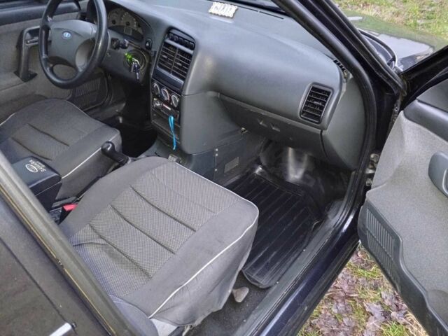 Черный ВАЗ 2110, объемом двигателя 1.6 л и пробегом 173 тыс. км за 2500 $, фото 4 на Automoto.ua