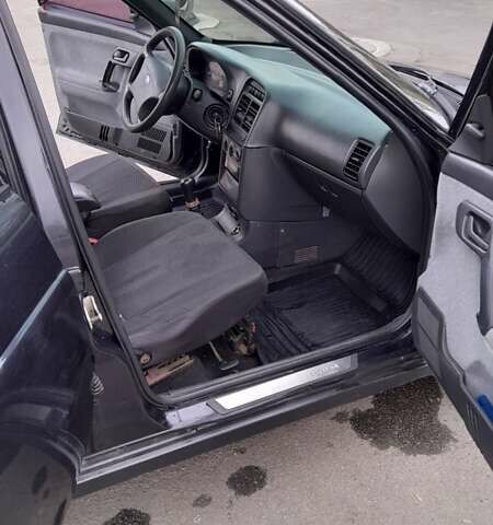 Черный ВАЗ 2110, объемом двигателя 1.62 л и пробегом 194 тыс. км за 2000 $, фото 5 на Automoto.ua