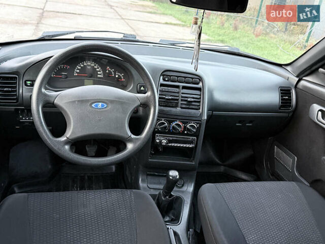 Черный ВАЗ 2110, объемом двигателя 1.6 л и пробегом 199 тыс. км за 1999 $, фото 5 на Automoto.ua