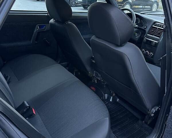 Чорний ВАЗ 2110, об'ємом двигуна 1.6 л та пробігом 87 тис. км за 3400 $, фото 17 на Automoto.ua