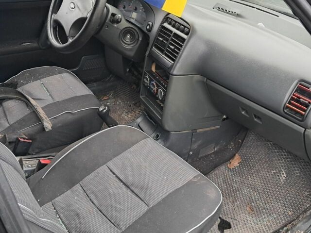 Черный ВАЗ 2110, объемом двигателя 1.6 л и пробегом 200 тыс. км за 999 $, фото 3 на Automoto.ua