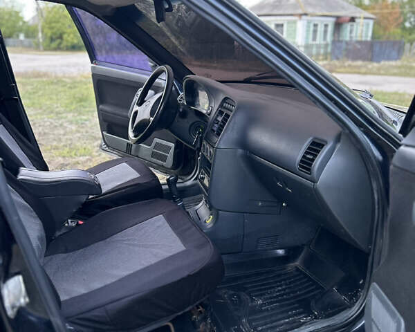 Чорний ВАЗ 2110, об'ємом двигуна 1.6 л та пробігом 157 тис. км за 2650 $, фото 5 на Automoto.ua