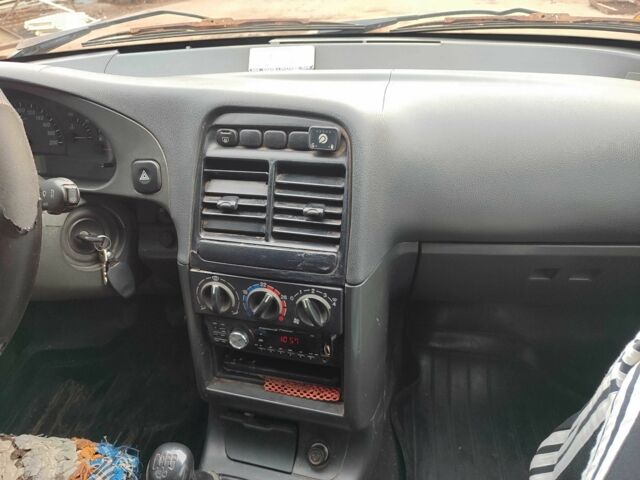 Черный ВАЗ 2110, объемом двигателя 1.6 л и пробегом 20 тыс. км за 1924 $, фото 7 на Automoto.ua