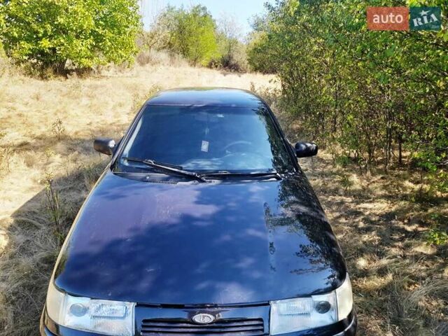 Черный ВАЗ 2110, объемом двигателя 1.6 л и пробегом 124 тыс. км за 3500 $, фото 4 на Automoto.ua