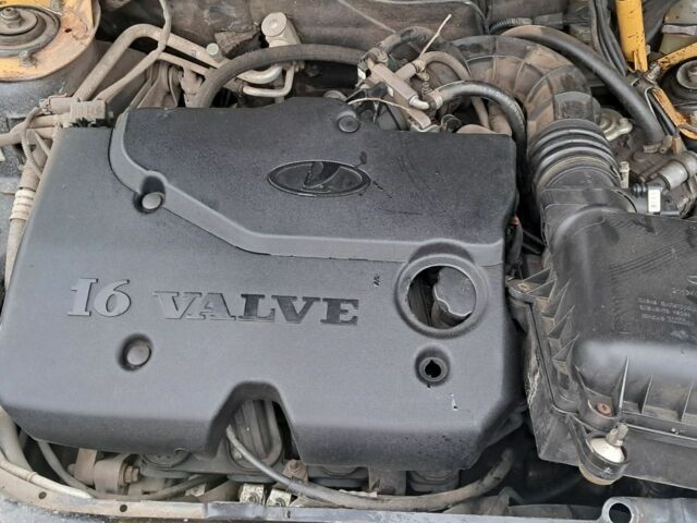 Черный ВАЗ 2110, объемом двигателя 1.6 л и пробегом 200 тыс. км за 999 $, фото 4 на Automoto.ua