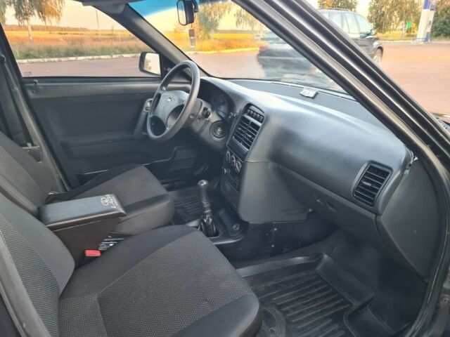 Черный ВАЗ 2110, объемом двигателя 1.6 л и пробегом 186 тыс. км за 2900 $, фото 12 на Automoto.ua