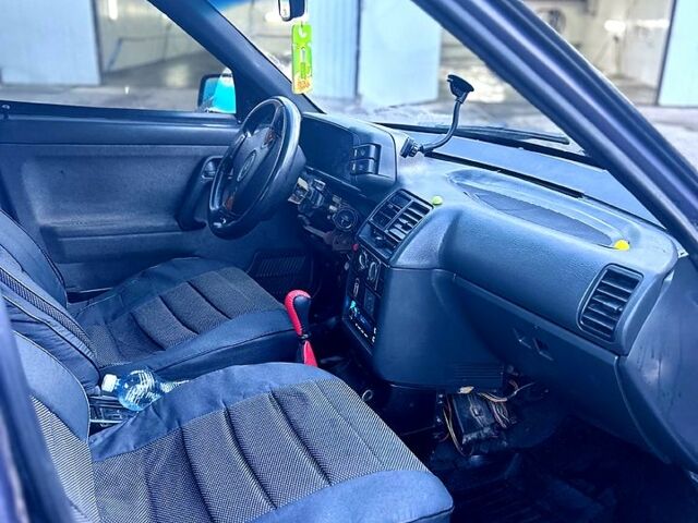 Фиолетовый ВАЗ 2110, объемом двигателя 1.5 л и пробегом 238 тыс. км за 1100 $, фото 3 на Automoto.ua