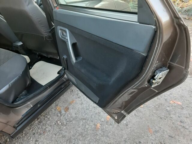 Коричневый ВАЗ 2110, объемом двигателя 1.6 л и пробегом 99 тыс. км за 2999 $, фото 20 на Automoto.ua