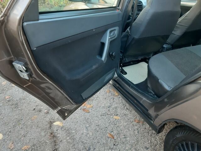 Коричневый ВАЗ 2110, объемом двигателя 1.6 л и пробегом 99 тыс. км за 2999 $, фото 21 на Automoto.ua