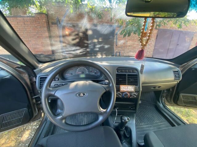 Коричневый ВАЗ 2110, объемом двигателя 1.6 л и пробегом 175 тыс. км за 2700 $, фото 6 на Automoto.ua