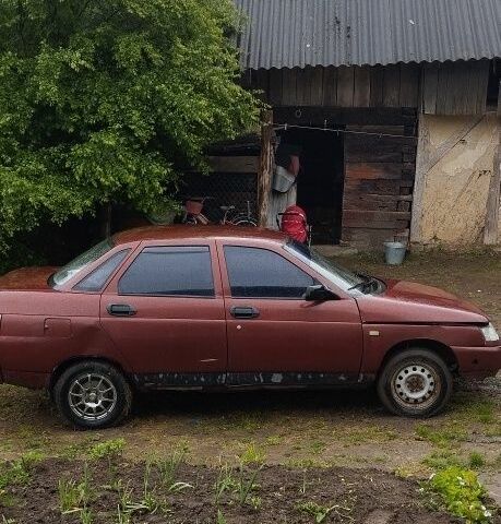 Красный ВАЗ 2110, объемом двигателя 0 л и пробегом 250 тыс. км за 1350 $, фото 2 на Automoto.ua