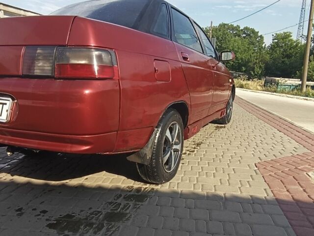 Красный ВАЗ 2110, объемом двигателя 1 л и пробегом 200 тыс. км за 1200 $, фото 1 на Automoto.ua