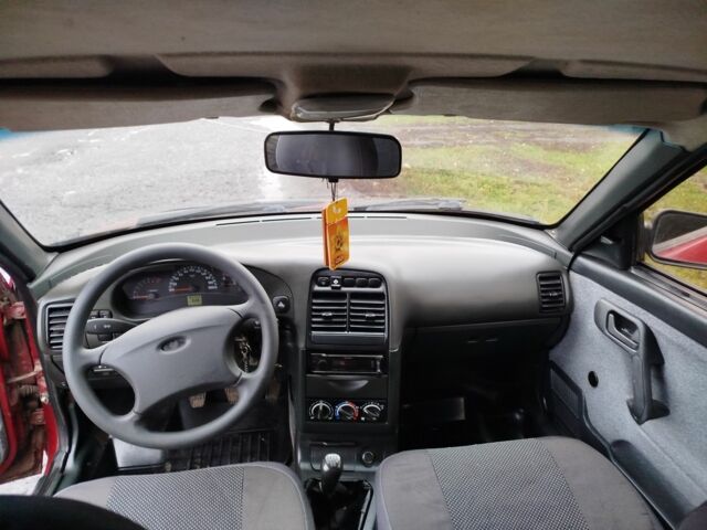 Красный ВАЗ 2110, объемом двигателя 1.5 л и пробегом 200 тыс. км за 1600 $, фото 5 на Automoto.ua