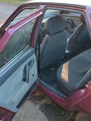 Красный ВАЗ 2110, объемом двигателя 1.5 л и пробегом 156 тыс. км за 1550 $, фото 10 на Automoto.ua