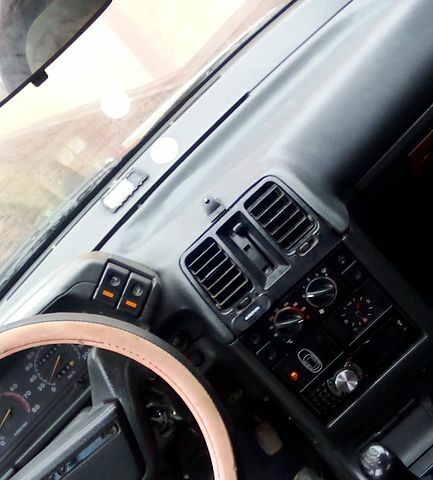 Красный ВАЗ 2110, объемом двигателя 1.6 л и пробегом 350 тыс. км за 1250 $, фото 3 на Automoto.ua