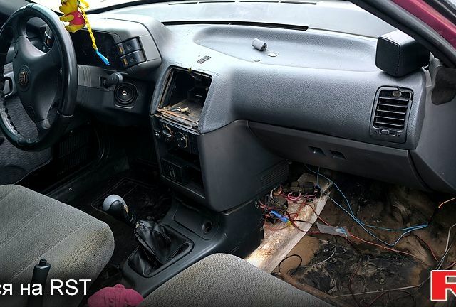 Червоний ВАЗ 2110, об'ємом двигуна 1.5 л та пробігом 0 тис. км за 1000 $, фото 3 на Automoto.ua