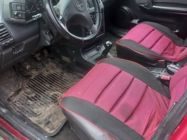 Красный ВАЗ 2110, объемом двигателя 1.5 л и пробегом 350 тыс. км за 2126 $, фото 4 на Automoto.ua