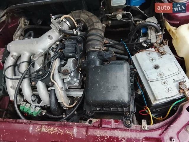 Красный ВАЗ 2110, объемом двигателя 1.5 л и пробегом 185 тыс. км за 800 $, фото 2 на Automoto.ua