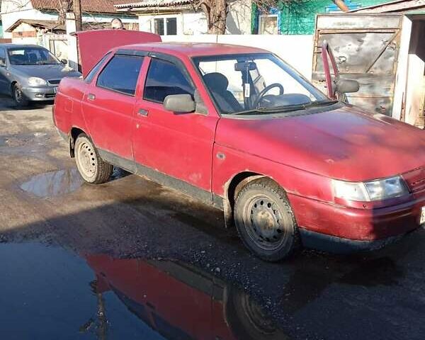 Красный ВАЗ 2110, объемом двигателя 1.6 л и пробегом 360 тыс. км за 600 $, фото 3 на Automoto.ua
