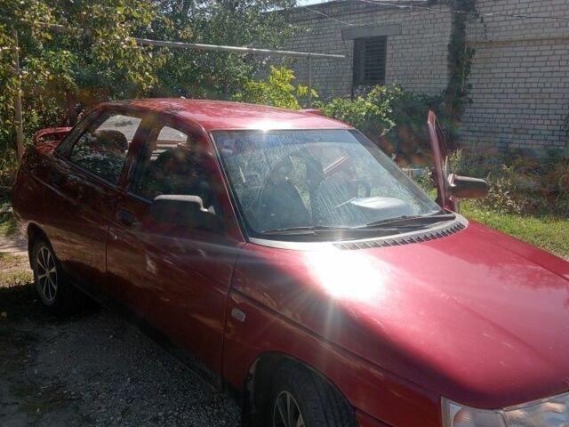 Красный ВАЗ 2110, объемом двигателя 1.5 л и пробегом 160 тыс. км за 1824 $, фото 1 на Automoto.ua