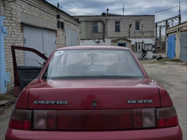 Красный ВАЗ 2110, объемом двигателя 1.5 л и пробегом 233 тыс. км за 1500 $, фото 1 на Automoto.ua