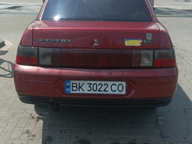 Красный ВАЗ 2110, объемом двигателя 1 л и пробегом 240 тыс. км за 1550 $, фото 4 на Automoto.ua