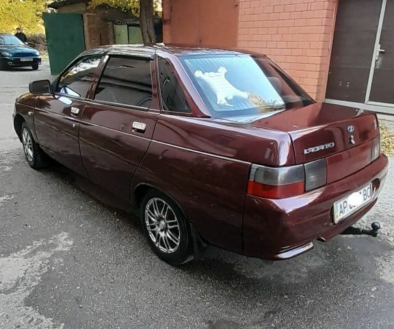 Красный ВАЗ 2110, объемом двигателя 1.5 л и пробегом 203 тыс. км за 1422 $, фото 11 на Automoto.ua
