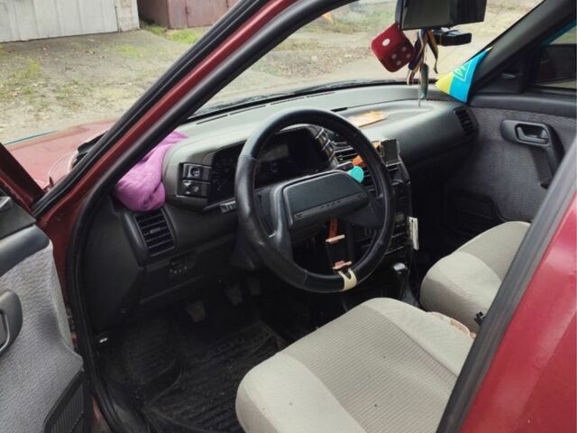 Красный ВАЗ 2110, объемом двигателя 1.5 л и пробегом 320 тыс. км за 2000 $, фото 5 на Automoto.ua