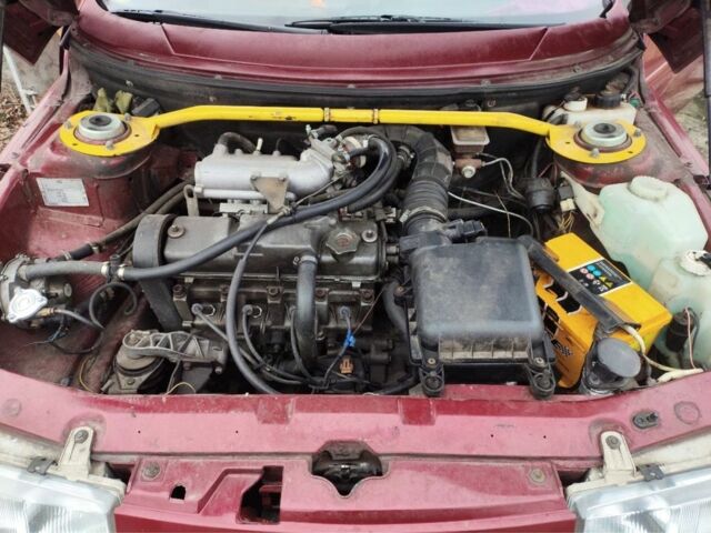 Красный ВАЗ 2110, объемом двигателя 1.5 л и пробегом 320 тыс. км за 2000 $, фото 6 на Automoto.ua