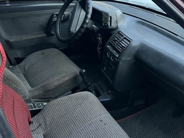 Красный ВАЗ 2110, объемом двигателя 1.6 л и пробегом 120 тыс. км за 947 $, фото 5 на Automoto.ua