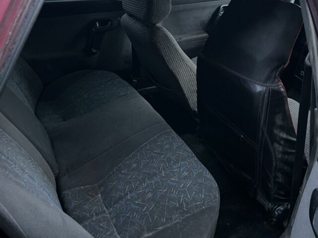 Красный ВАЗ 2110, объемом двигателя 1.6 л и пробегом 120 тыс. км за 947 $, фото 6 на Automoto.ua