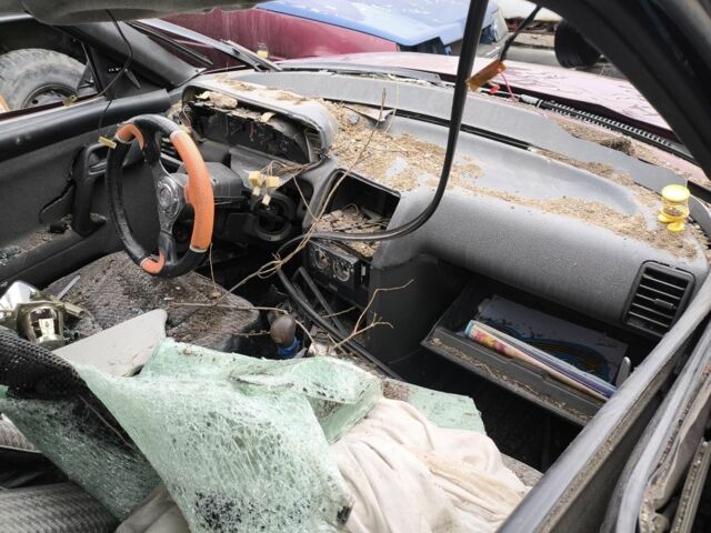 ВАЗ 2110 2004 в Днепре (Днепропетровске) на Automoto.ua Красный ВАЗ 2110, объемом двигателя 1.6 л и пробегом 190 тыс. км за 650 $, фото 5 на Automoto.ua
