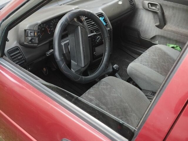 Красный ВАЗ 2110, объемом двигателя 1 л и пробегом 176 тыс. км за 700 $, фото 2 на Automoto.ua