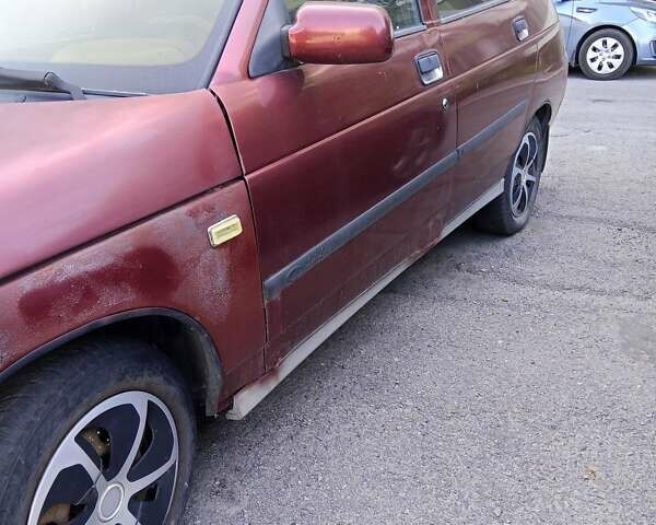 Красный ВАЗ 2110, объемом двигателя 1.5 л и пробегом 300 тыс. км за 1600 $, фото 3 на Automoto.ua