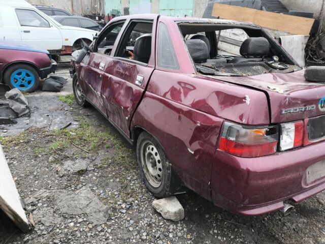 ВАЗ 2110 2004 в Днепре (Днепропетровске) на Automoto.ua Красный ВАЗ 2110, объемом двигателя 1.6 л и пробегом 190 тыс. км за 650 $, фото 1 на Automoto.ua