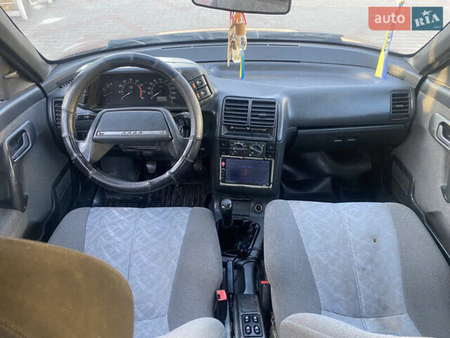 Красный ВАЗ 2110, объемом двигателя 1.5 л и пробегом 166 тыс. км за 950 $, фото 1 на Automoto.ua