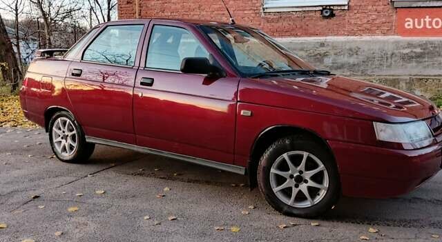 Красный ВАЗ 2110, объемом двигателя 1.5 л и пробегом 100 тыс. км за 1650 $, фото 2 на Automoto.ua