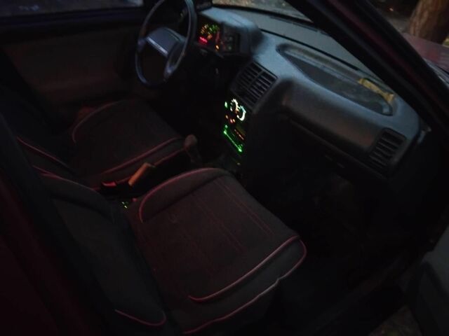 Красный ВАЗ 2110, объемом двигателя 1.6 л и пробегом 126 тыс. км за 1896 $, фото 4 на Automoto.ua