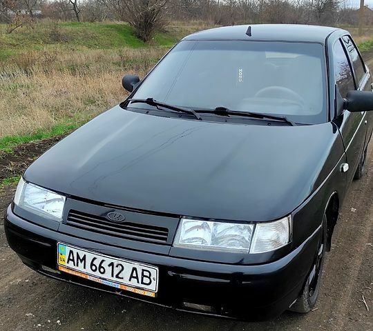Красный ВАЗ 2110, объемом двигателя 16 л и пробегом 138 тыс. км за 1800 $, фото 1 на Automoto.ua