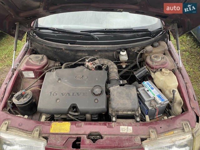 Красный ВАЗ 2110, объемом двигателя 1.6 л и пробегом 300 тыс. км за 800 $, фото 3 на Automoto.ua