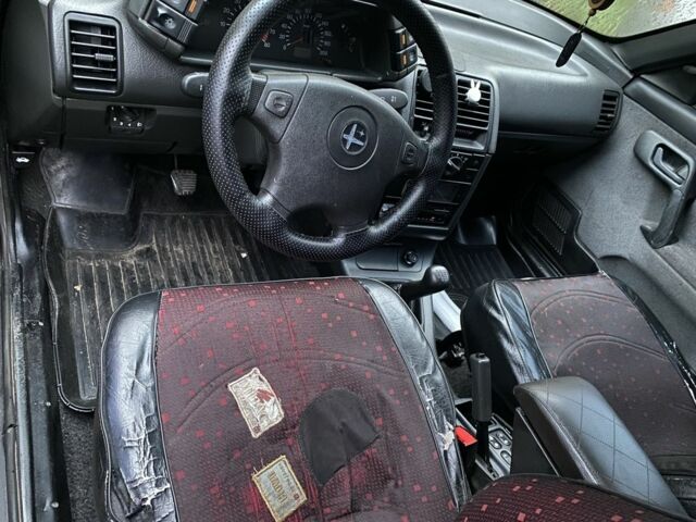 Красный ВАЗ 2110, объемом двигателя 1.6 л и пробегом 220 тыс. км за 1500 $, фото 4 на Automoto.ua