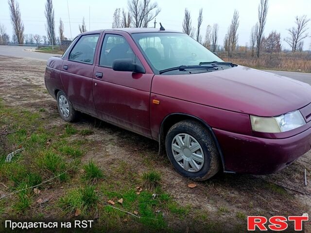 Красный ВАЗ 2110, объемом двигателя 1.6 л и пробегом 281 тыс. км за 1500 $, фото 1 на Automoto.ua