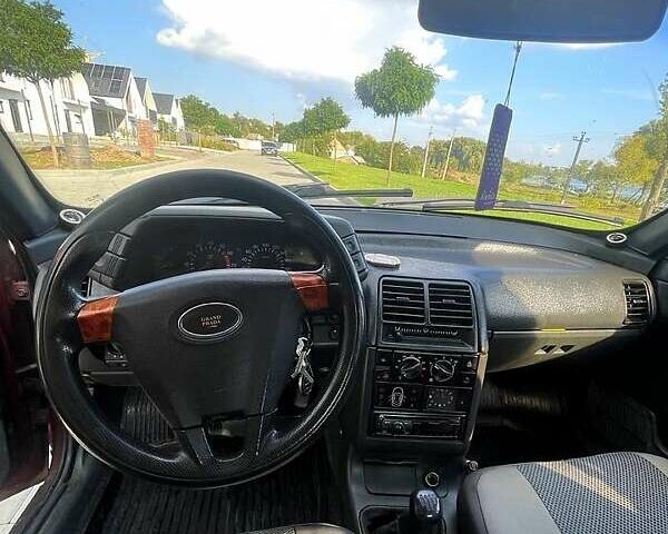 Красный ВАЗ 2110, объемом двигателя 1.6 л и пробегом 317 тыс. км за 2350 $, фото 2 на Automoto.ua
