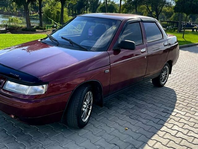Красный ВАЗ 2110, объемом двигателя 1.6 л и пробегом 317 тыс. км за 2350 $, фото 2 на Automoto.ua