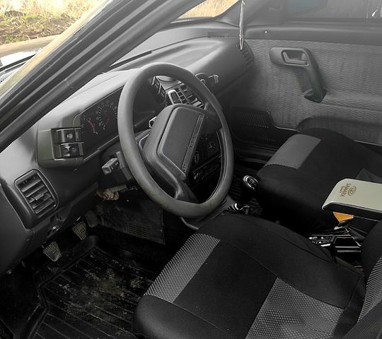 Красный ВАЗ 2110, объемом двигателя 16 л и пробегом 138 тыс. км за 1800 $, фото 4 на Automoto.ua