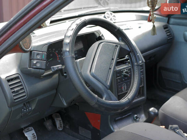 Червоний ВАЗ 2110, об'ємом двигуна 1.6 л та пробігом 308 тис. км за 1000 $, фото 6 на Automoto.ua